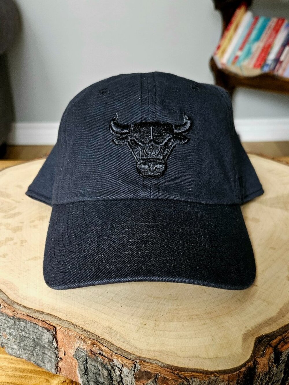 47 Brand Chicago Bulls Black Monochrome Logo Hat – Adjustable